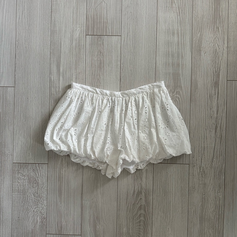 Zara White Eyelet Lace Bubble Shorts
